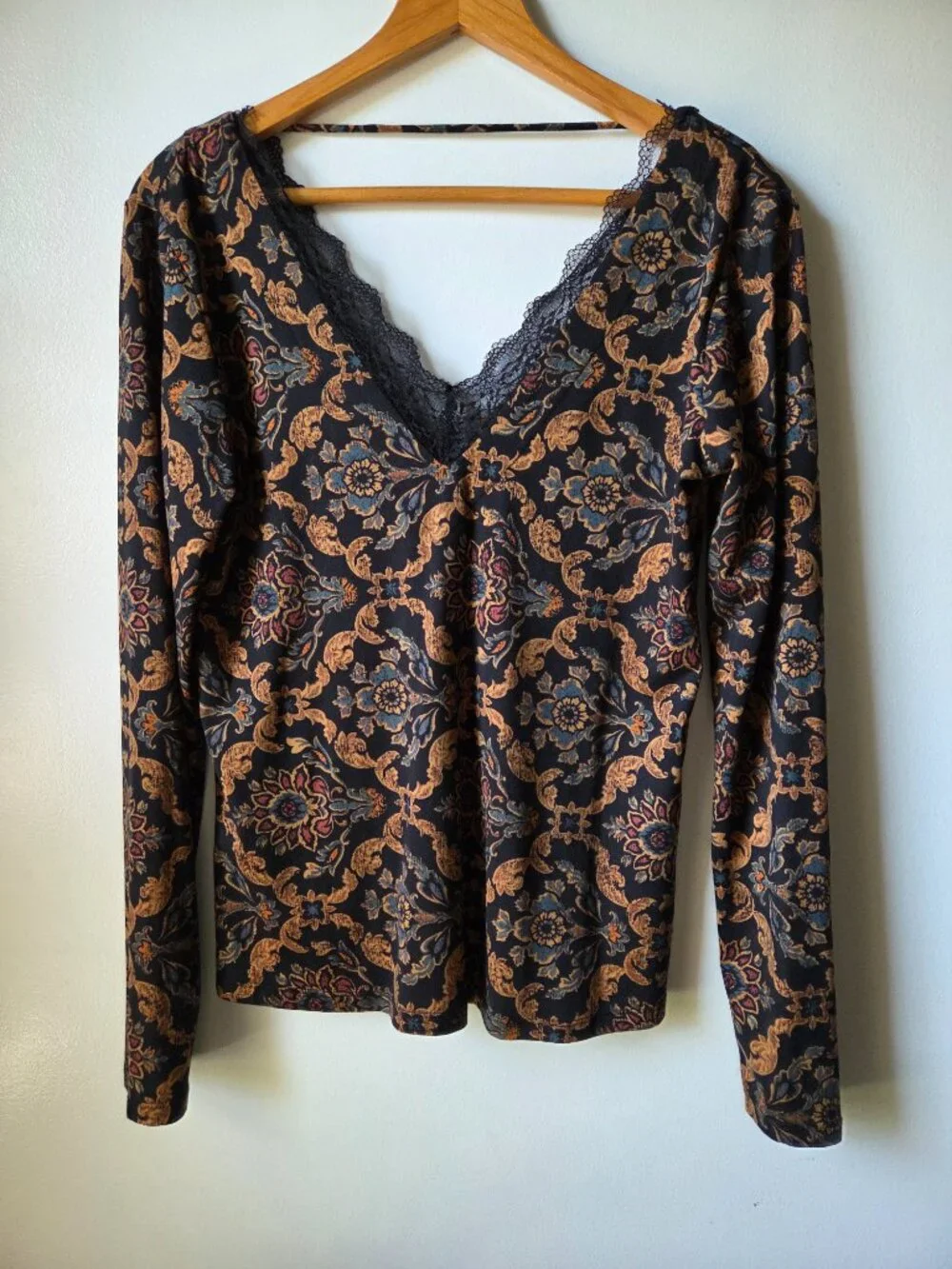 EUC LIKE NEW DAYTRIP DARK ACADEMIA LACED BOHO PRINT LONGSLEEVE TOP SIZE M